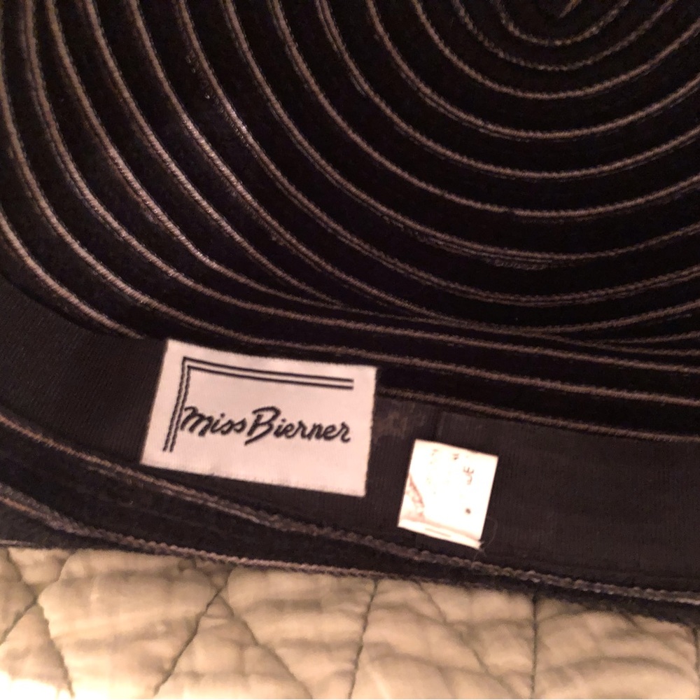 Miss Bierner Bucket hat - Picture 2 of 4
